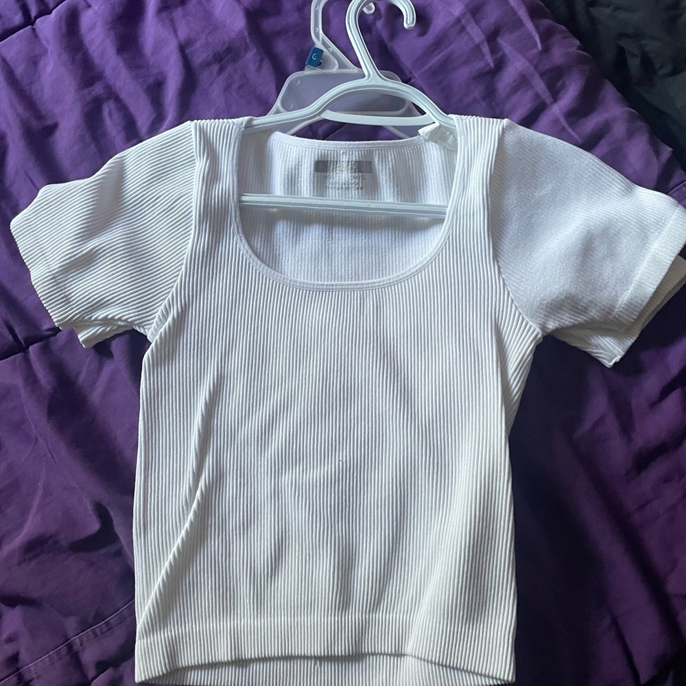 Forever 21 White Ribbed Short Sleeve Tee